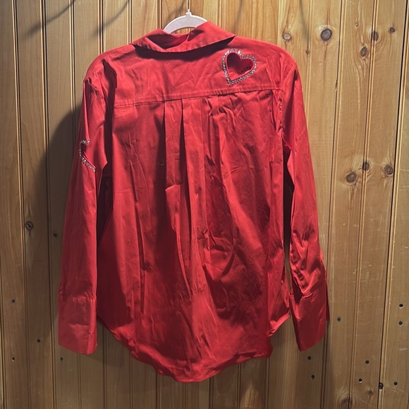 New ALICE+OLIVIA Finley heart rhinestone cut out button down top - Picture 7 of 7